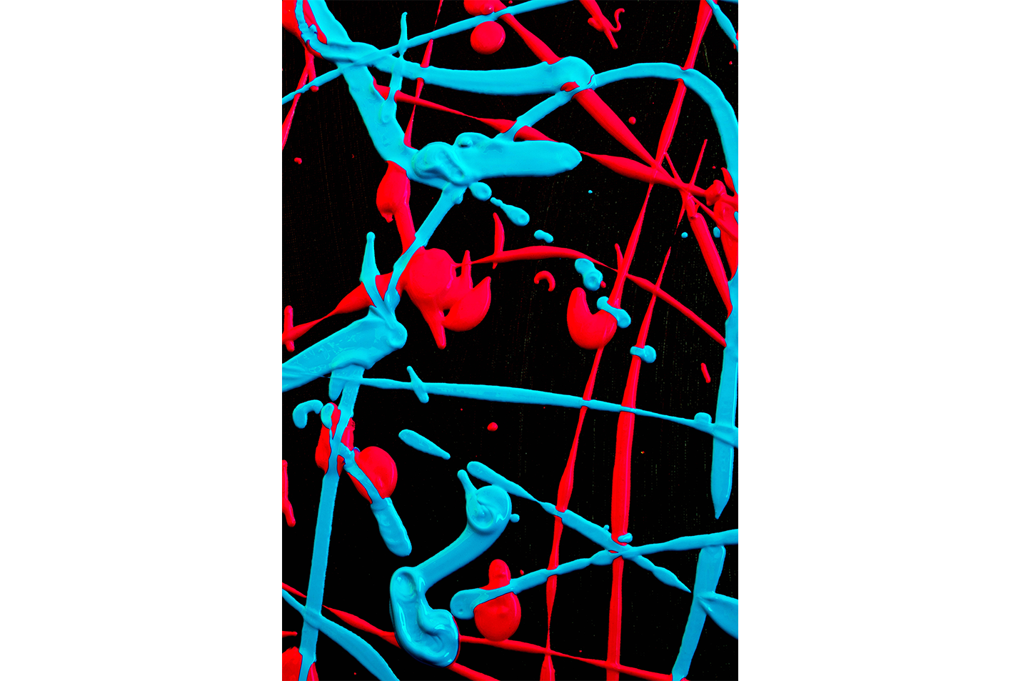 vibrant abstract splatters of bright red and cyan paint on a solid black background, abstract, art, kanvas tablo
